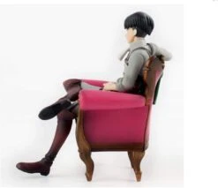 Figurine Livaï Assis - District SNK 8 Figurine Livaï Assis - District SNK -Titan Cosplay Soldes Magasin Figurine Livai assis cote