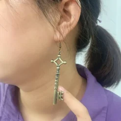 Boucles D'oreilles Clé D'Eren - District SNK 10 Boucles D'oreilles Clé D'Eren - District SNK -Titan Cosplay Soldes Magasin Hc67f1ec2f41c4a679367d537a57bb80dc.jpg 960x960